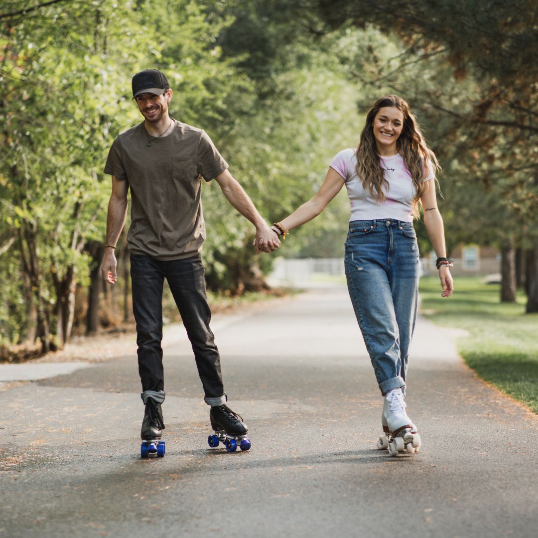 Professional Roller Skates - CHICAGO Skates Premium Black Indoor/Outdoor Rink Quad Roller Skates for Boys and Men Beginners Classic.